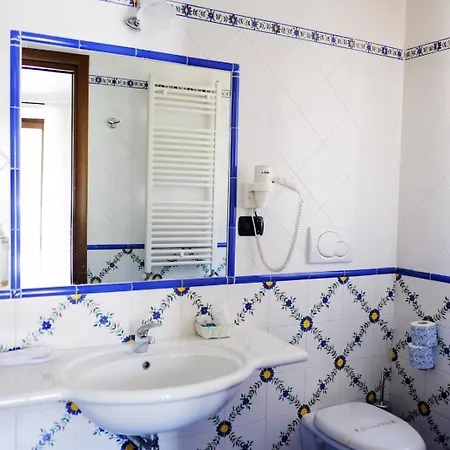 Camilla Hotel 3*
