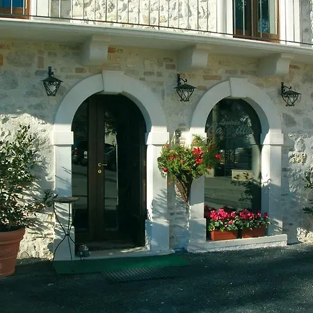 Camilla Hotel 3*